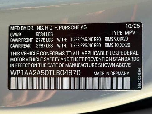 Used 2026 Porsche Macan AWD/4WD image 36