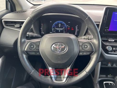 Used 2024 Toyota Corolla Cross XLE image 36