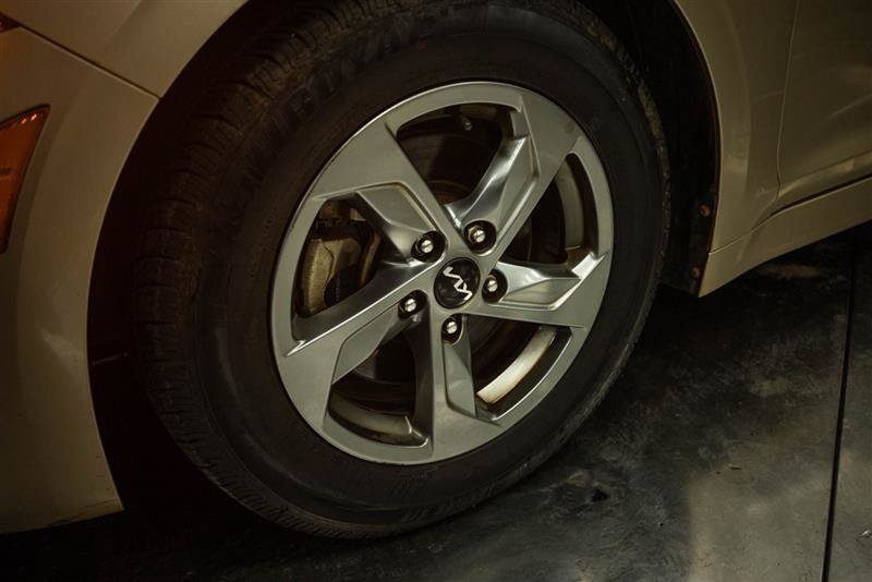 Used 2022 Kia K5 LXS FWD image 3