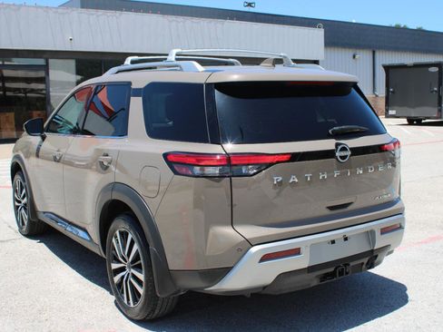 Used 2024 Nissan Pathfinder Platinum w/ Cargo Package FWD image 4