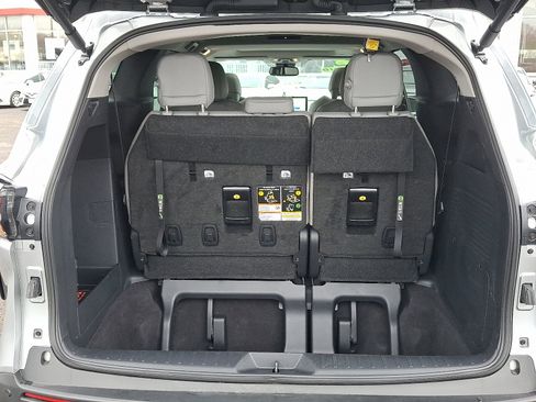 Used 2025 Toyota Sienna XLE image 29