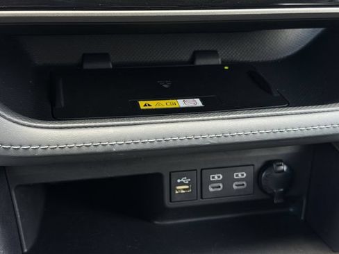 Used 2023 Toyota Highlander XLE FWD image 21