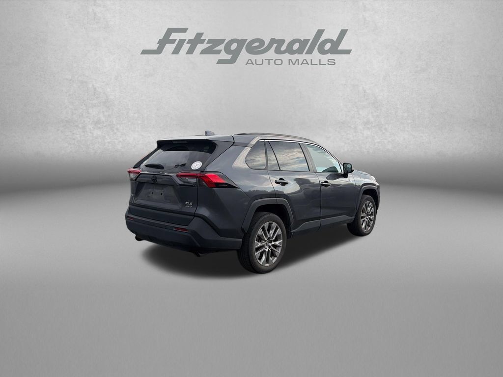 Used 2022 Toyota RAV4 XLE Premium AWD/4WD image 8