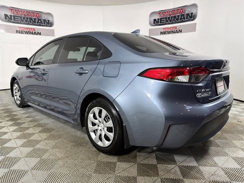 Used 2025 Toyota Corolla LE image 5