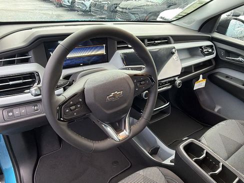 New 2027 Chevrolet Bolt LT w/ Comfort Package FWD image 17