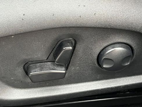 Used 2025 Jeep Compass Limited image 22