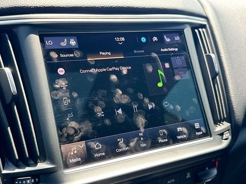 Used 2022 Maserati Levante GT AWD/4WD image 25