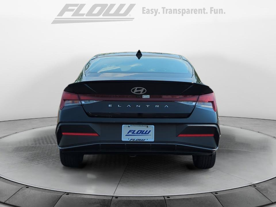 Certified 2025 Hyundai Elantra Sport FWD image 8