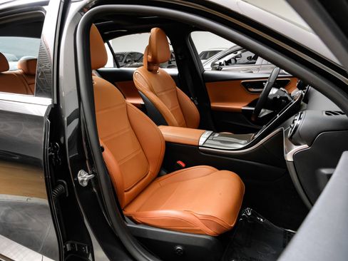 Used 2023 Mercedes-Benz C 300 4MATIC Sedan image 34