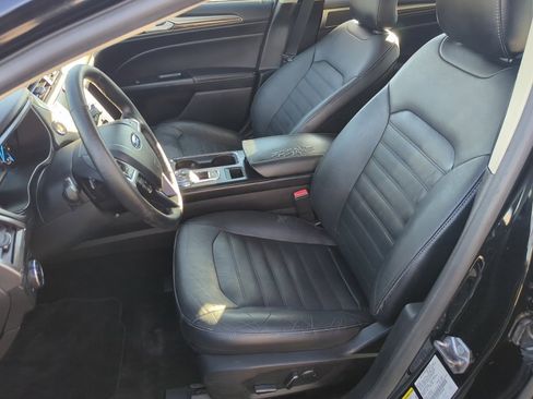 Used 2017 Ford Fusion SE image 13