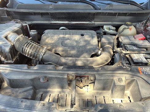 Used 2022 GMC Acadia SLE w/ Elevation Edition image 14