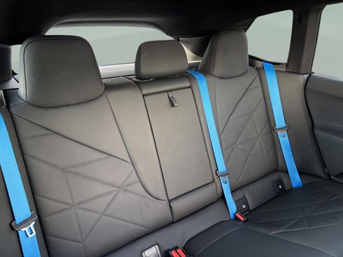 Used 2024 BMW iX xDrive50 image 25