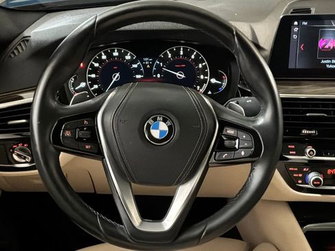 Used 2019 BMW 530i xDrive w/ Convenience Package AWD/4WD image 12