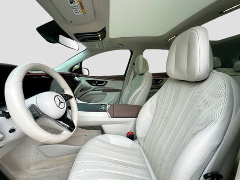 Used 2023 Mercedes-Benz EQS 580 4MATIC SUV image 22