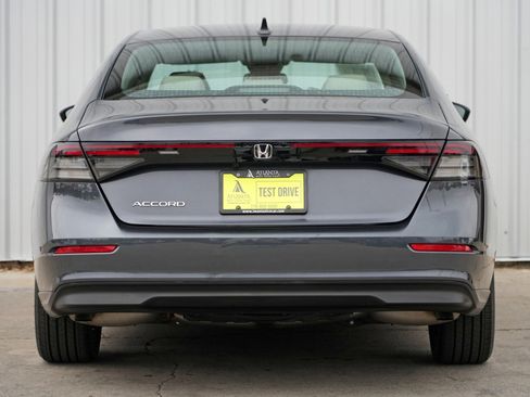 Used 2023 Honda Accord EX image 10