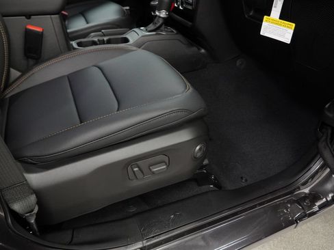 New 2026 Jeep Gladiator Sport AWD/4WD image 35