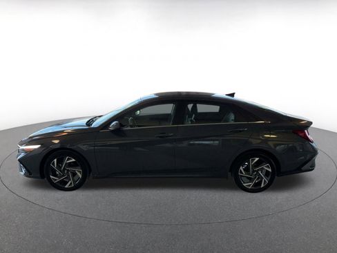 Used 2025 Hyundai Elantra SEL image 10
