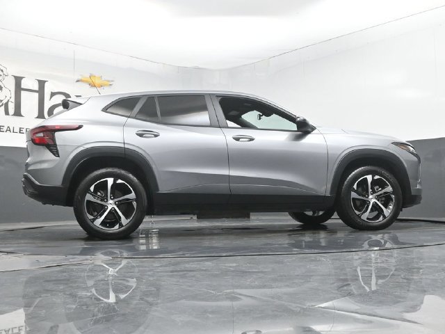 Used 2024 Chevrolet Trax RS w/ Driver Confidence Package FWD image 57