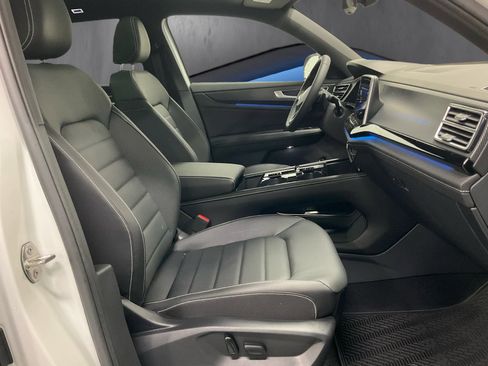 New 2026 Volkswagen Atlas Cross Sport SEL R-Line AWD/4WD image 11