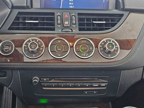 Used 2010 BMW Z4 sDrive35i image 25