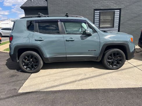 Used 2017 Jeep Renegade Altitude image 4