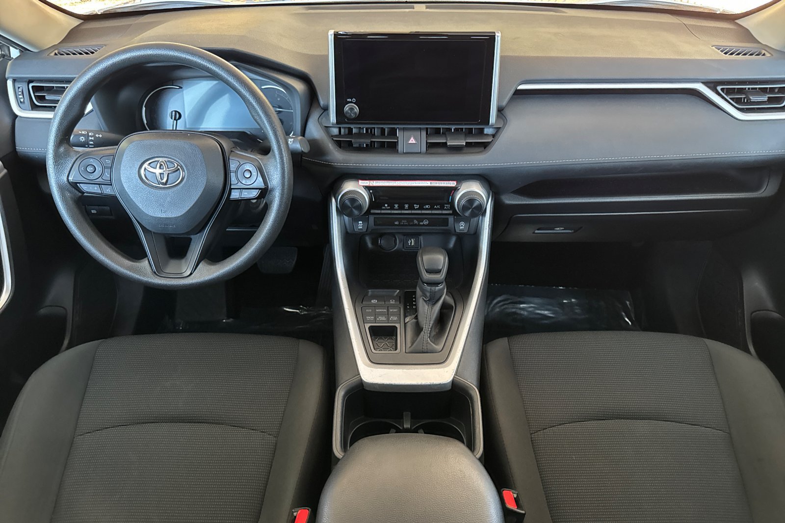 Certified 2025 Toyota RAV4 LE AWD/4WD image 17