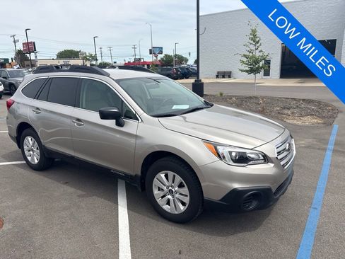 Used 2017 Subaru Outback 2.5i AWD/4WD image 1