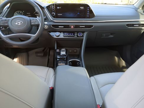 Used 2022 Hyundai Sonata Limited image 16