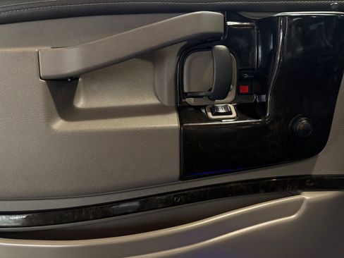 Used 2020 GMC Savana 2500 Extended w/ Enhanced Convenience Package image 11