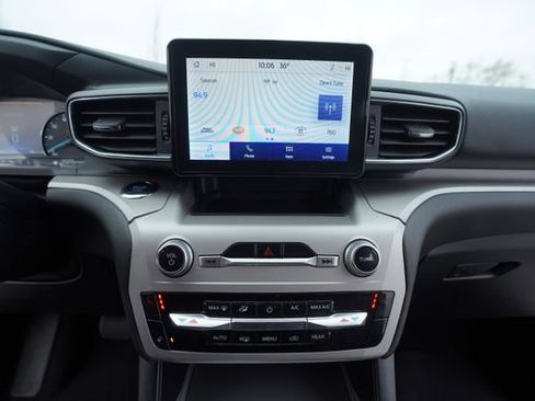 Used 2023 Ford Explorer XLT w/ Equipment Group 202A image 28