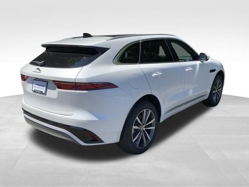 Used 2025 Jaguar F-PACE R-Dynamic S image 8