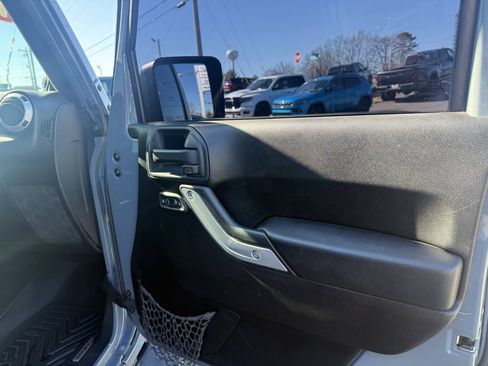 Used 2014 Jeep Wrangler Unlimited Sahara w/ Dual Top Group image 28