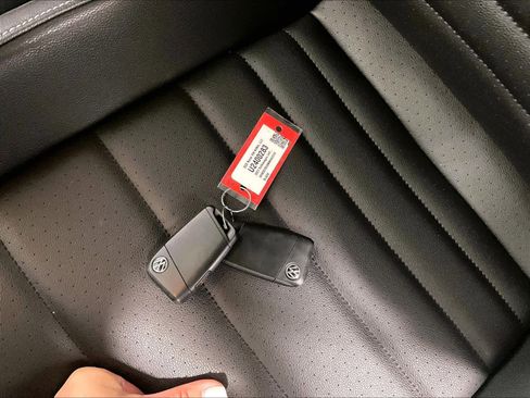 Used 2021 Volkswagen Jetta SE w/ SE Cold Weather Package image 30