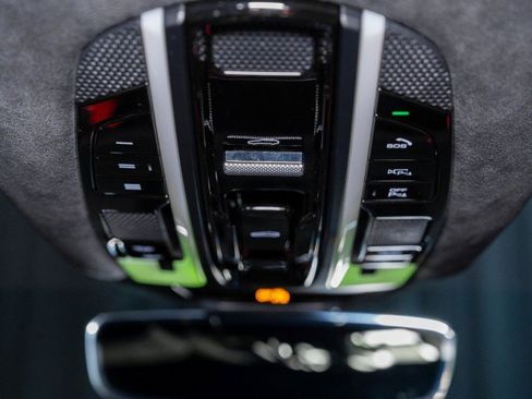 Used 2020 Porsche Cayenne Turbo image 27