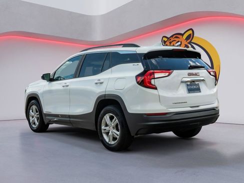 Used 2024 GMC Terrain SLE w/ Driver Convenience Package FWD image 8