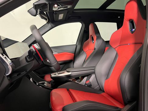 Used 2025 BMW X1 M35i w/ Premium Package image 5