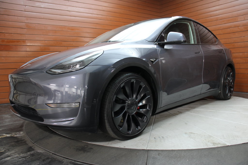 Used 2023 Tesla Model Y Performance AWD/4WD image 1