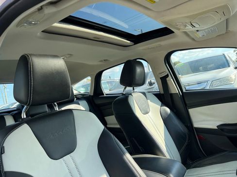 Used 2012 Ford Focus Titanium image 18