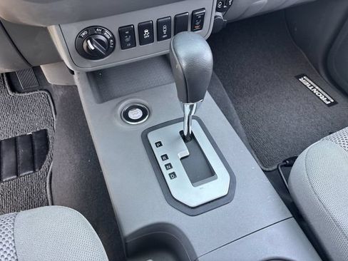 Used 2020 Nissan Frontier SV w/ Midnight Edition Floor Mats AWD/4WD image 25