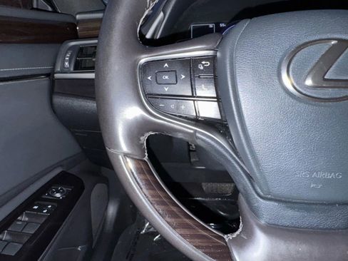 Used 2019 Lexus ES 300h w/ Premium Package image 29