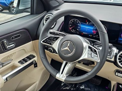 New 2026 Mercedes-Benz GLB 250 4MATIC image 30