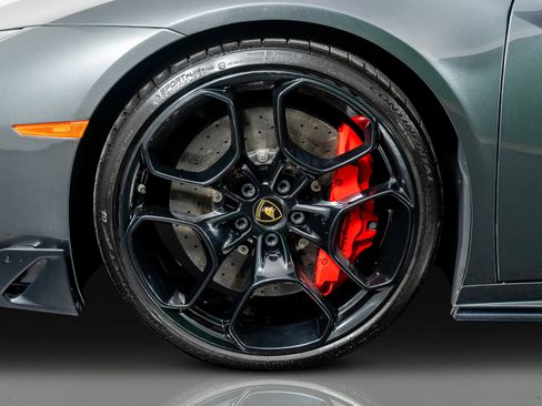 Used 2017 Lamborghini Huracan LP 610-4 image 21