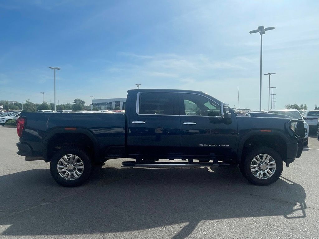 Used 2022 GMC Sierra 2500 Denali AWD/4WD image 8