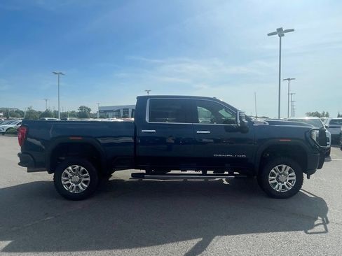 Used 2022 GMC Sierra 2500 Denali AWD/4WD image 8