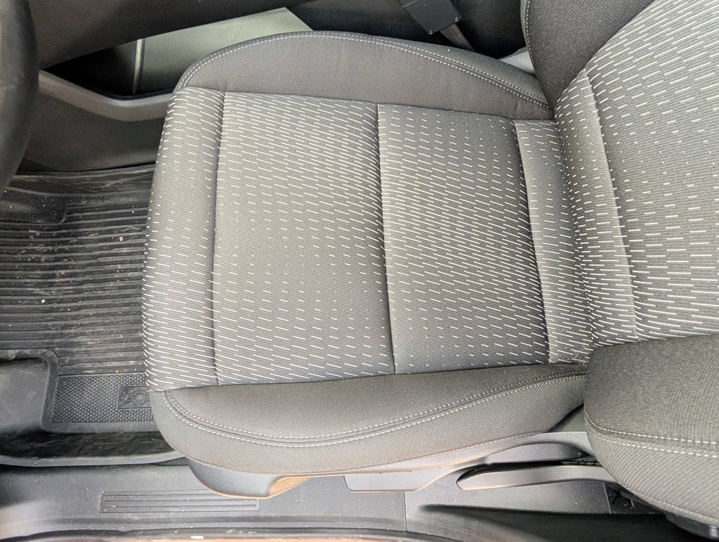 New 2027 Chevrolet Equinox LT w/ Safety and Technology Package FWD image 10