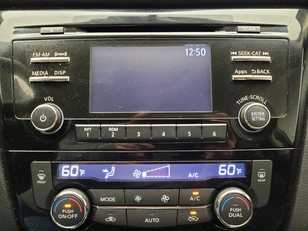Used 2015 Nissan Rogue SV AWD/4WD image 27