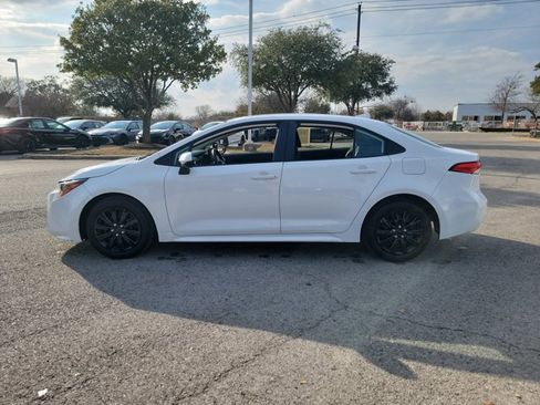 Used 2024 Toyota Corolla LE image 8