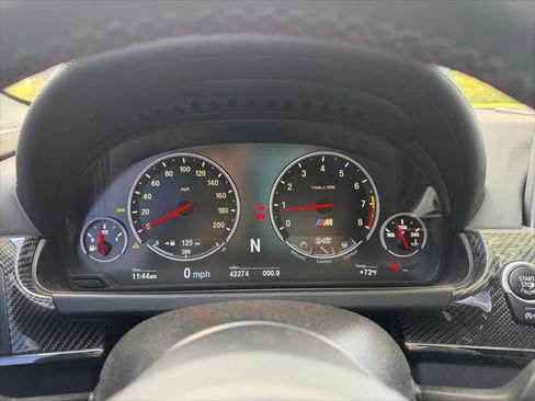 Used 2017 BMW M6 Coupe image 23