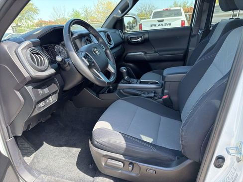 Used 2021 Toyota Tacoma TRD Off-Road image 11