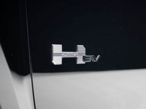 Used 2024 GMC Hummer EV 2X image 21